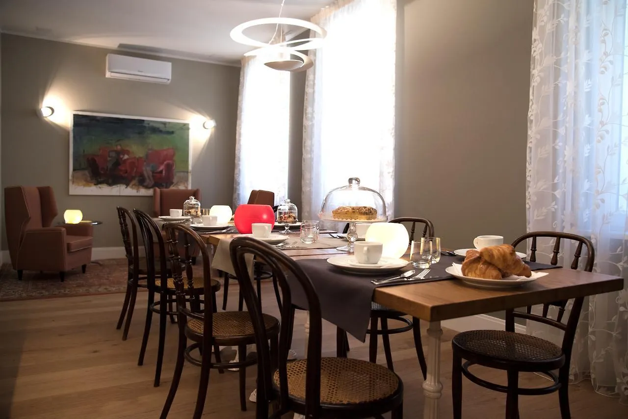 ורונה B&B Oberdan 18 לינה וארוחת בוקר