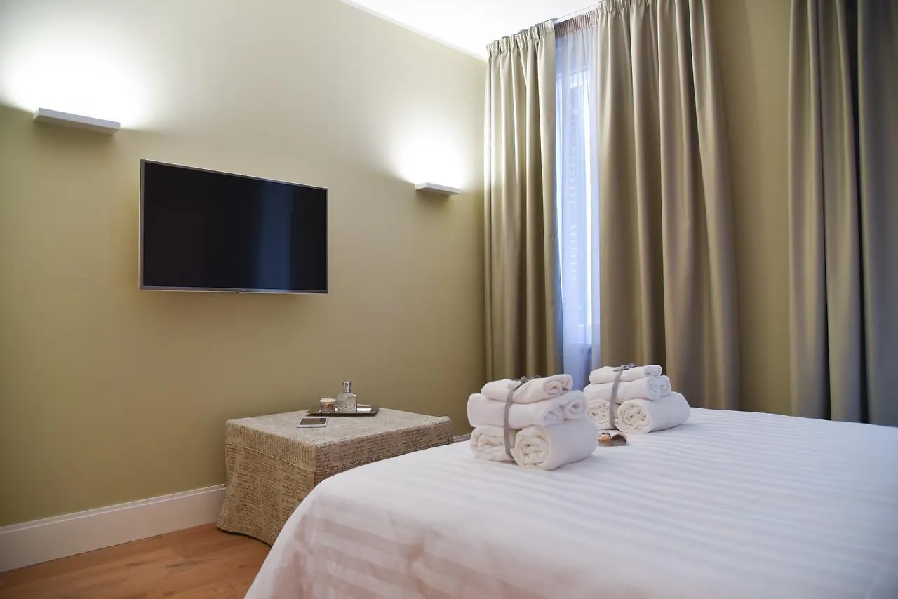 B&B Oberdan 18 Verona 3*,  Italy