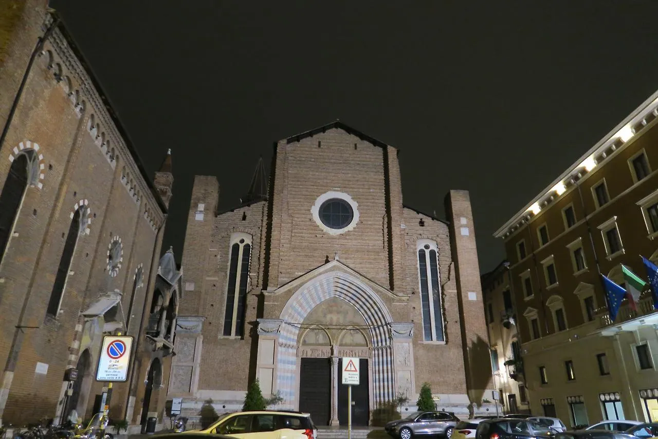 B&B Oberdan 18 Verona 3*,  Italy